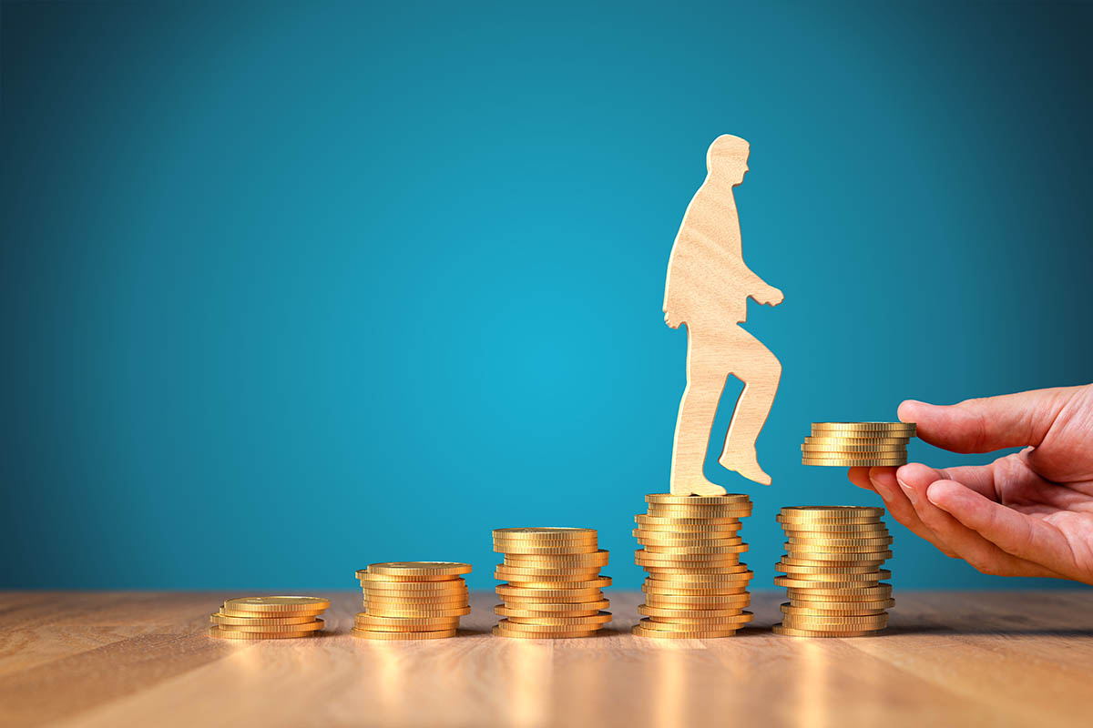 Return on investment and growing savings income concept