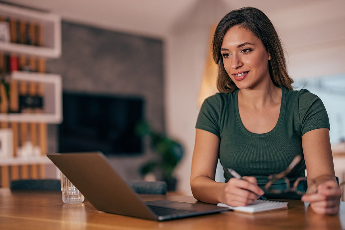 How to Get the Best Student Loans Without a Cosigner